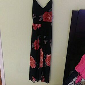 ❤Walk thru dress❤